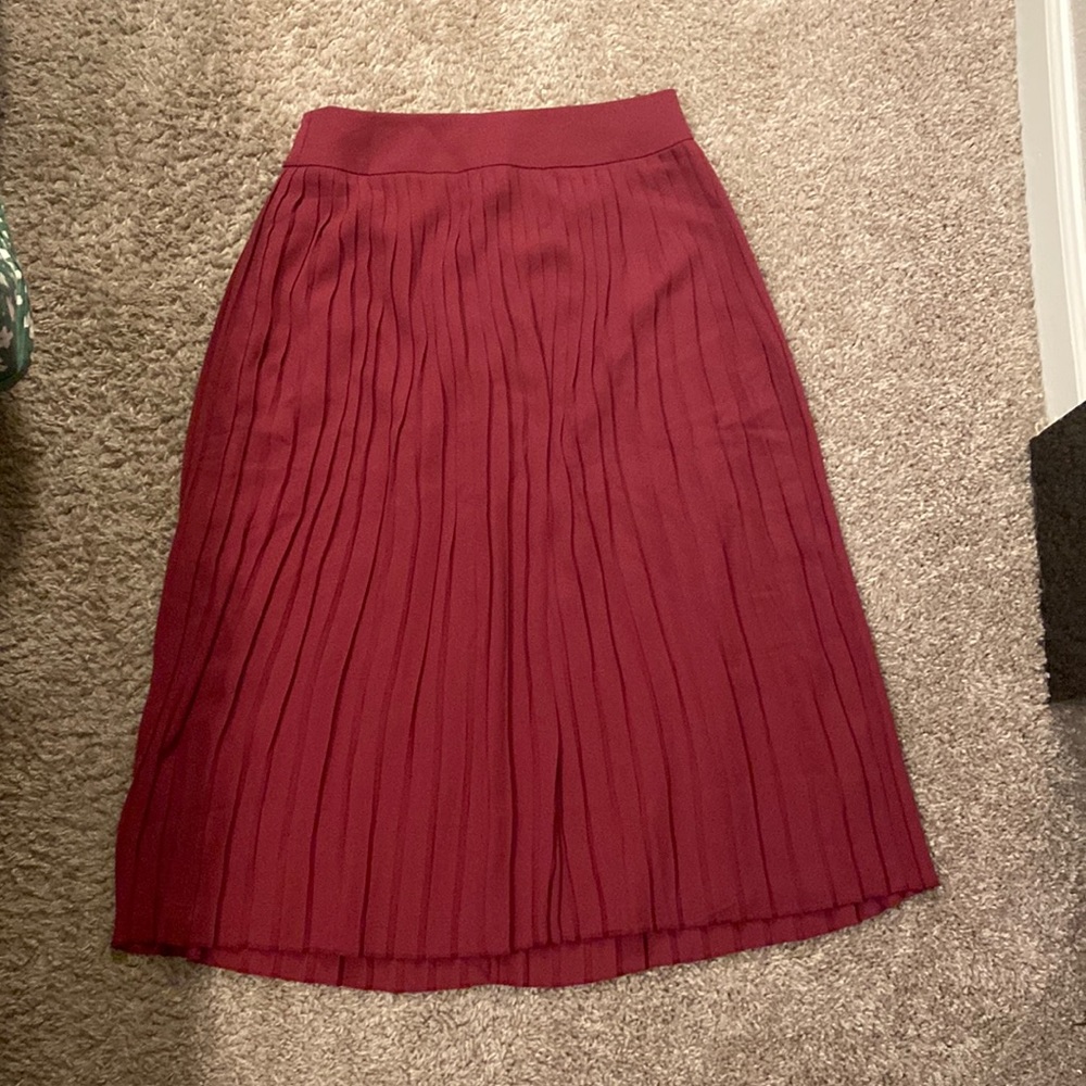 Pleated midi skirt